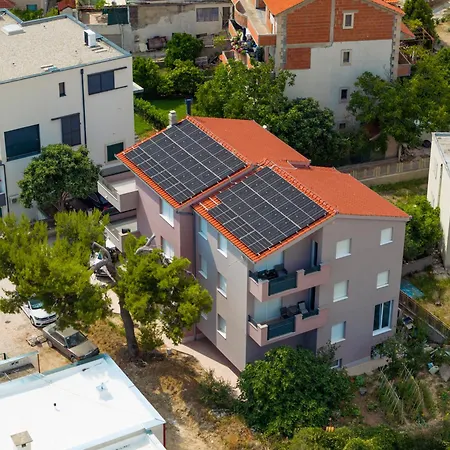 Pinija Apartman